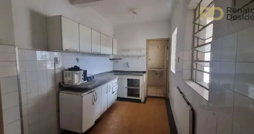 Terreno a venda no Santa Efigênia com casa e barrações para aluguel
