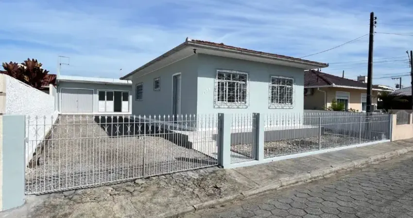 Casa 3 dormitorios na ponte do maruim em palhoça com terreno amplo e edicula aos fundos