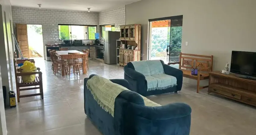 Chácara para Venda em Igaratá, Estrada do Peixe, 4 dormitórios, 1 suíte, 2 banheiros, 2 vagas