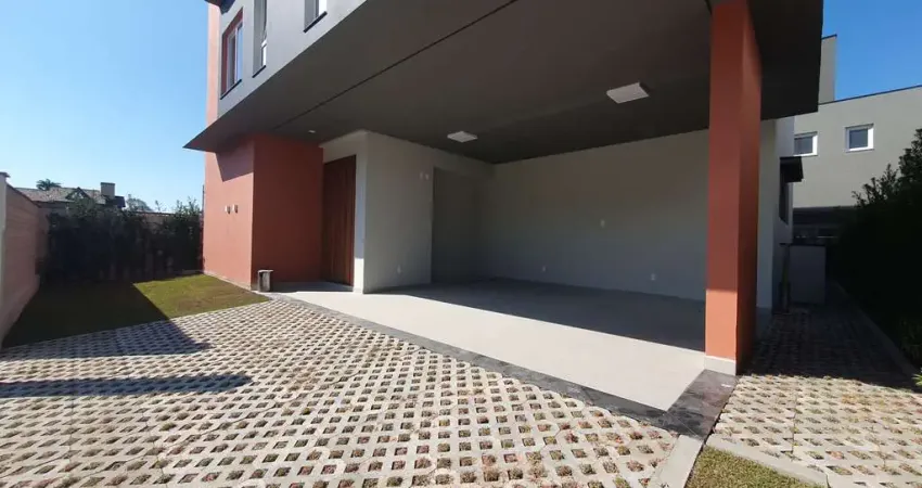 Casa com 4 dormitórios, sendo 1 no térreo, para alugar, Lagoa da Conceição - Florianópolis/SC