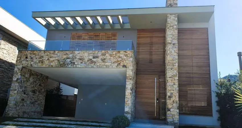 Linda casa, em loteamento planejado de alto padrão na Lagoa da Conceição - Florianópolis/SC