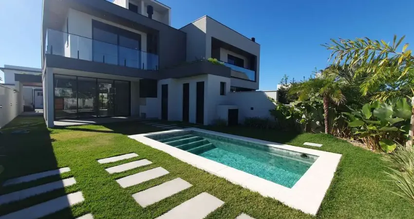 Casa com 3 suítes, sendo 1 suíte no térreo, Lagoa da Conceição - Florianópolis/SC