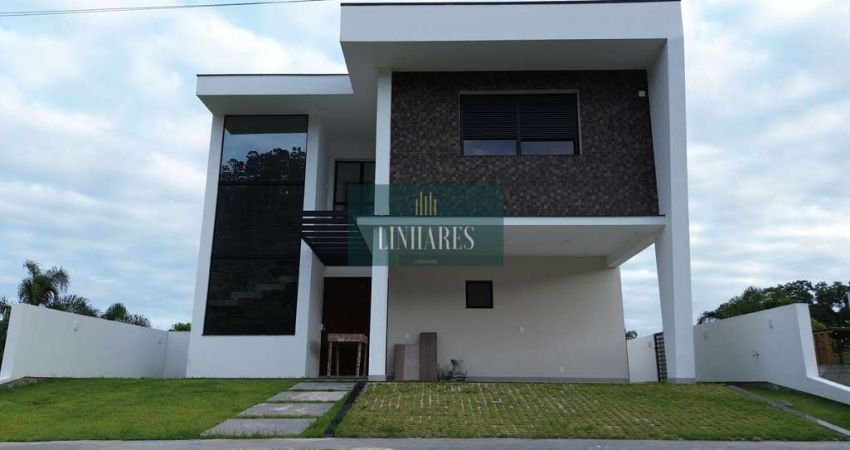 Casa Alto Padrão em condominio Fechado em Canasvieiras.