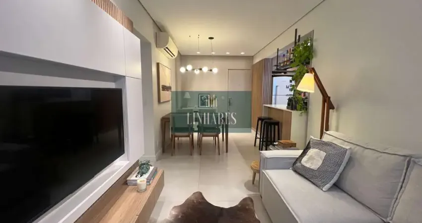 Apartamento 2 Dormitórios no Centro. Próximo ao Angeloni supermercados.