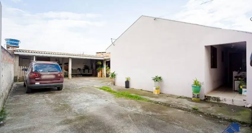 Casa à venda na Rua Ampere, Guaraituba – Colombo