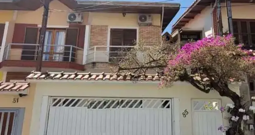 Casa com 3 quartos à venda na Rua Vicente Pelosi, Vila Gomes, São Paulo