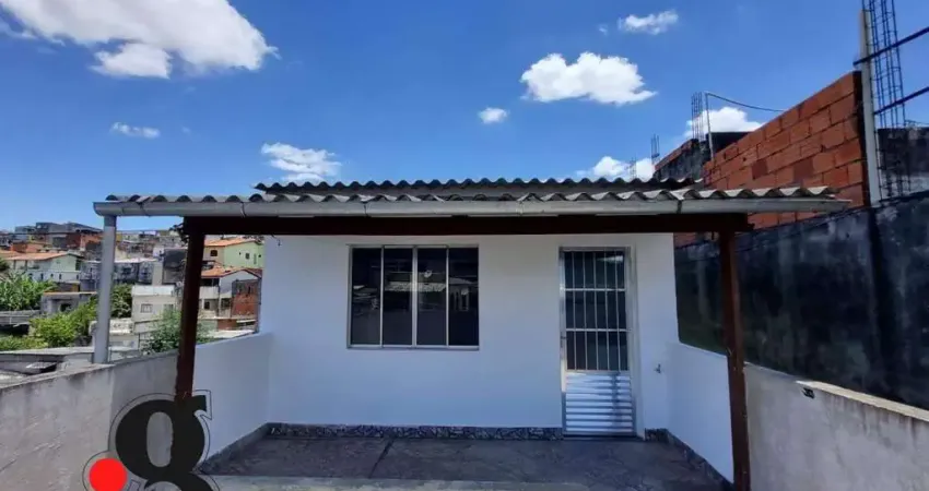 Casa com 2 quartos para alugar na Rua Amanari, Vila Santa Teresinha, São Paulo