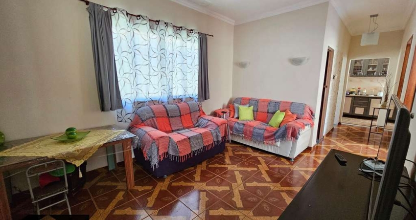 Santo Elias – Casa Térrea em Amplo Terreno e Excelente Localização
