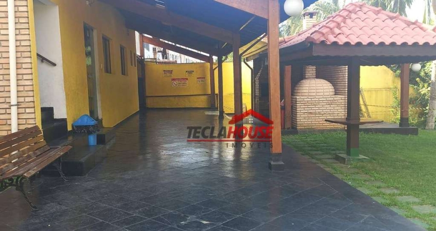 Casa em condominio Macedo