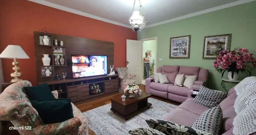 Casa a venda 3 dormitorios com salao comercial no Jaguare