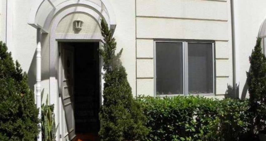 Sobrado a venda em condominio Villas de Sao Francisco.