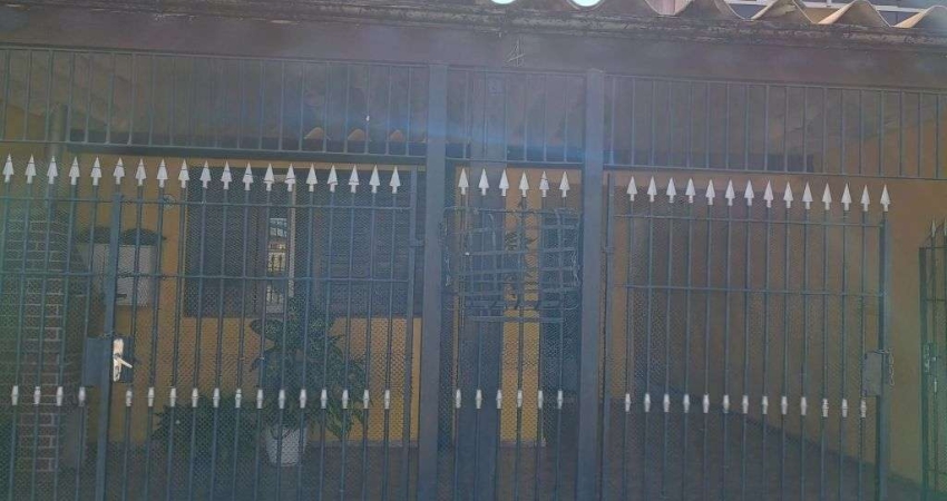 Casa a venda na Vila Herminia, Sao Paulo - 2 dormitorios, garagem e quintal!