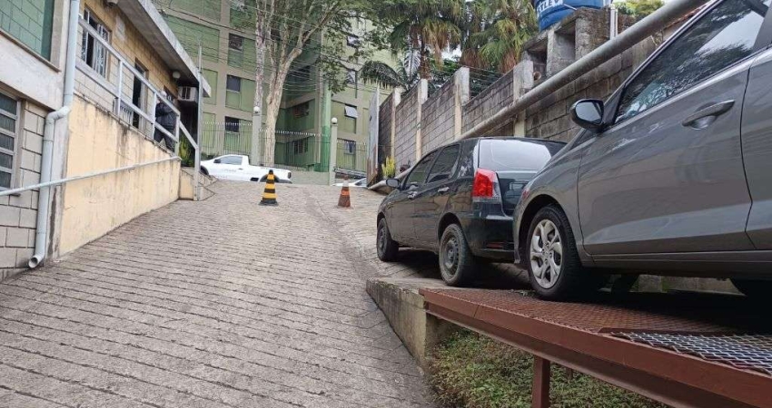 Galpao com salas comerciais no jaguare Sao Paulo com 400 mts2. de area construida E 530 mts2. de terreno.