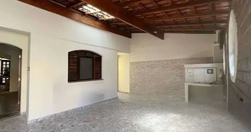 Casa a venda no Parque Continental, Sao Paulo: 3 dormitorios, churrasqueira e quintal!