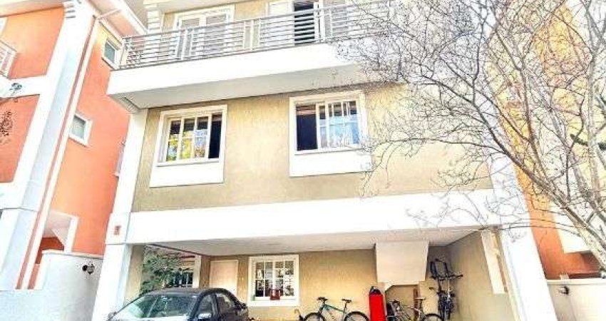 Sobrado de 3 suites com churrasqueira em condominio fechado na Vila Sao Francisco