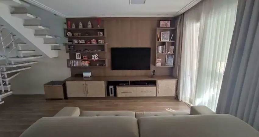 Casa em condomínio fechado com 3 quartos à venda na Chácara Quiriri, Carapicuíba 