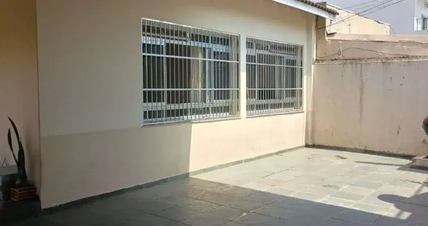 Casa Terrea com 3 Dormitorios no Jaguare - Oportunidade Unica!