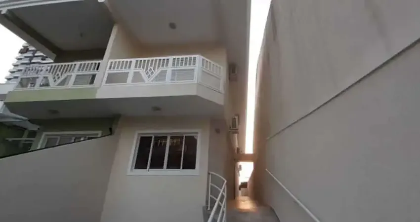 Sobrado a venda Novo com 4 dormitorios na Vila Yara