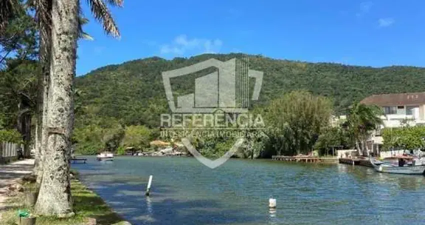 Terreno à venda na Barra da Lagoa, Florianópolis 