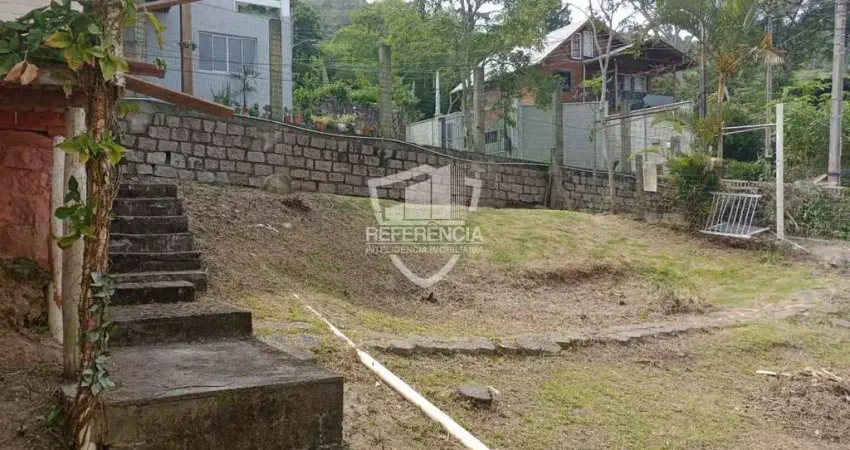 Terreno à venda na Barra da Lagoa, Florianópolis