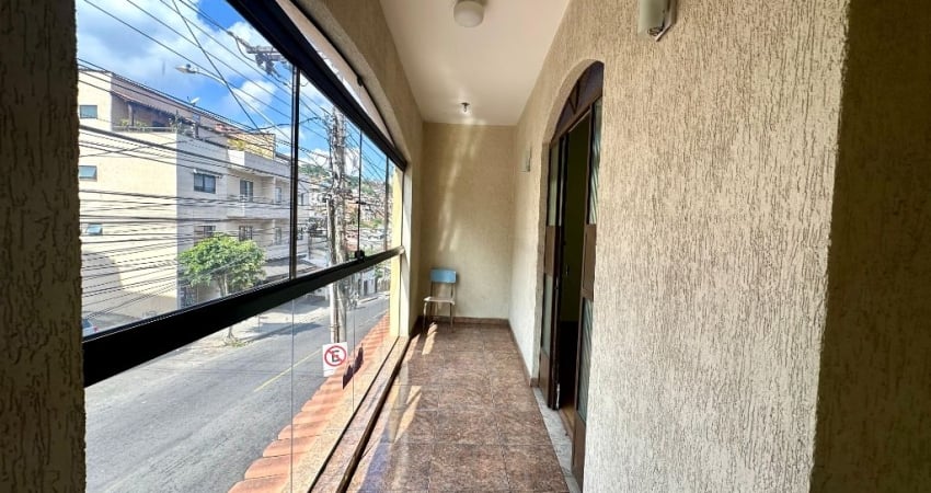 Progresso,  casa 4 quartos, 2 suítes,  3 vagas, quintal, terraço. Excelente localização