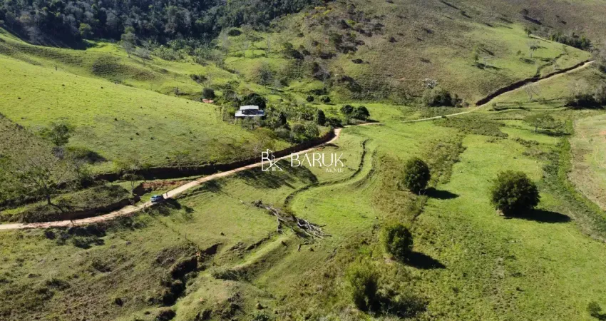 Sítio em chácara, 47,13 hectares, casa, cachoeira e uma vista maravilhosa. venha conferir!!!