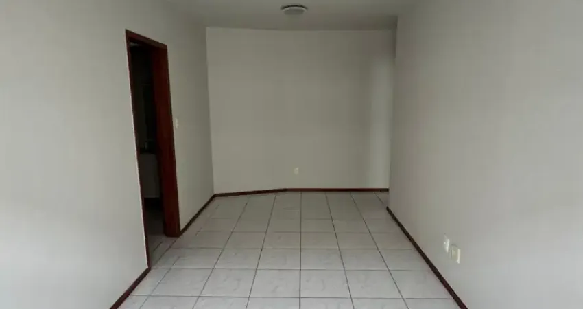 Apartamento com 3 quartos, sala ampla e com armários planejados no altos dos espaços