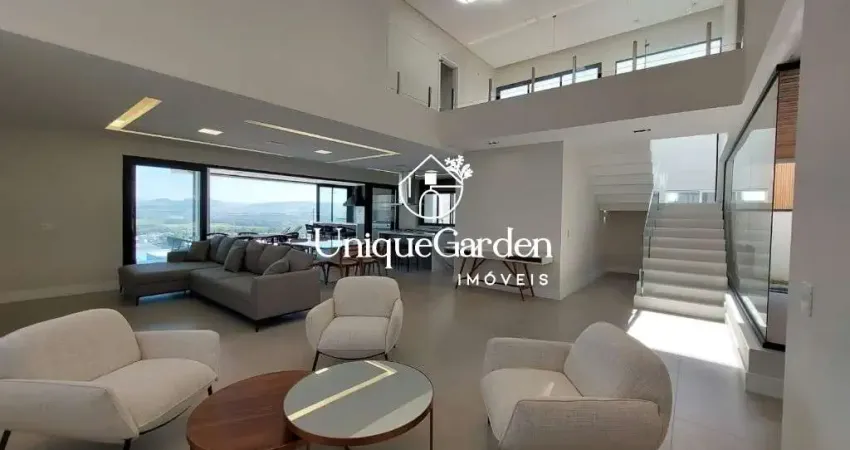 Casa no Alphaville: Casa em Condomínio com 5 Quartos e 5 Suítes, 3 Salas e 2 Vagas - São José dos Campos-SP