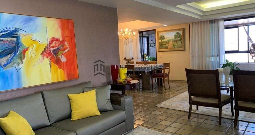 Apartamento à venda com 311m2, 4 dormitórios sendo 4 suíte e 3 vagas no Edf. Príncipe de Vivar, Rec