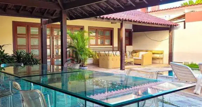 Casa à venda com área de 360m² e 163m² de área construída, 4 suítes, 50m do mar., Serrambi , Ipojuc