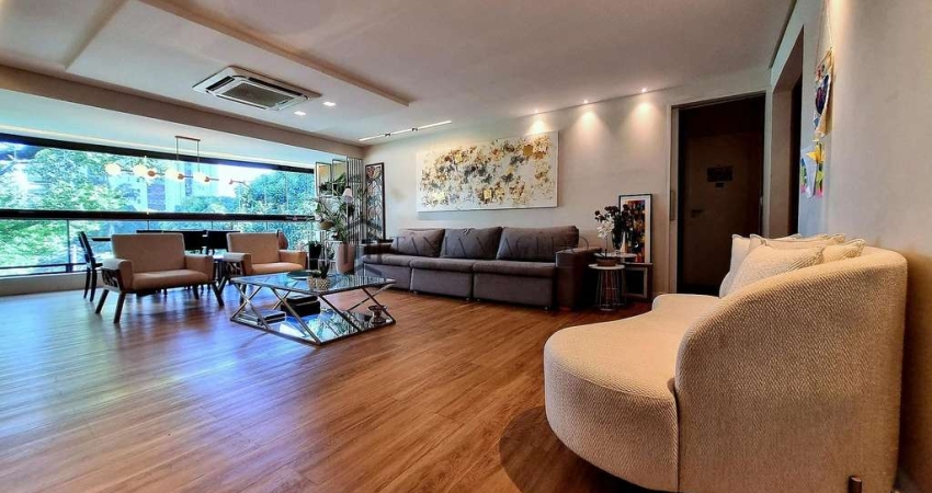 Lindo Apartamento com moveis planejados,  à venda com 3 Suites sendo 1 master com hidromassagem. Ap
