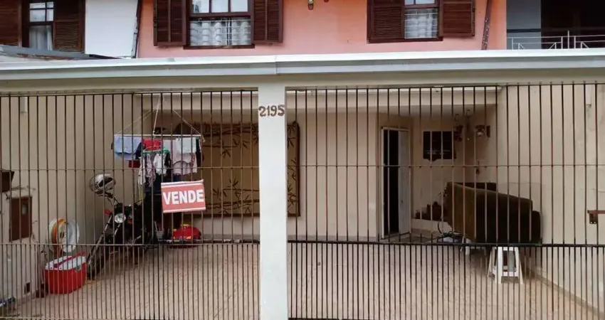 Sobrado para Venda em Curitiba, Boqueirão, 3 dormitórios, 1 suíte, 2 banheiros, 2 vagas