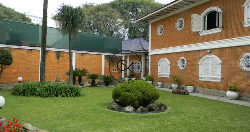 Casa à Venda na V. Madalena, SP, 4 quartos, 2 suítes, 8 vagas, 604m2 Alto Padrão