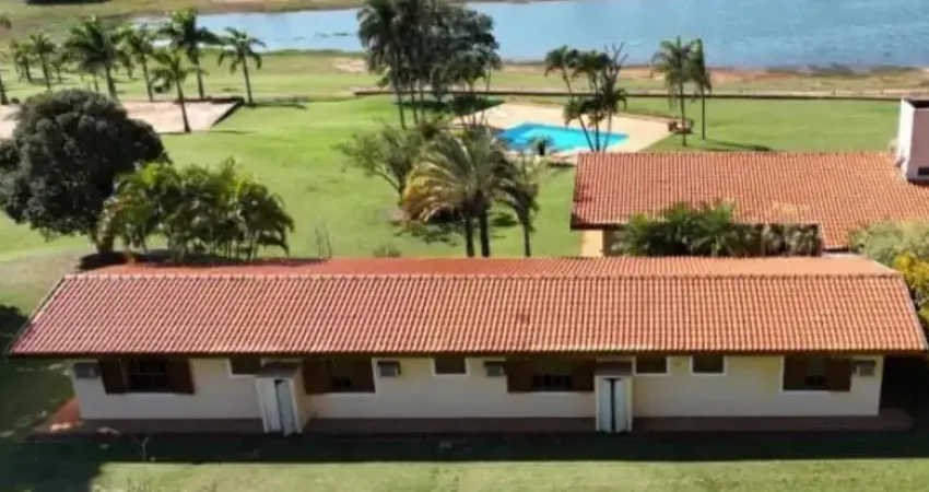 Magnifica fazenda às margens da represa com 56 alqueires (1.355.200 m²)