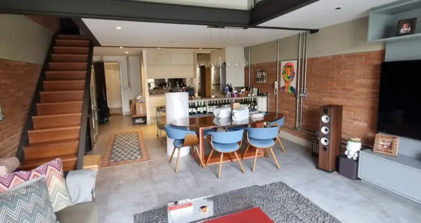 Magnífico apartamento duplex mobiliado em localização privilegiada