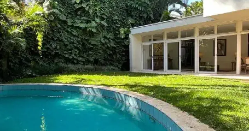 Casa no coração do jardim europa com 850m² de área construída e 1.080m² de terreno