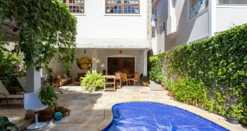 Magnífica casa em condomínio fechado em localização privilegiada