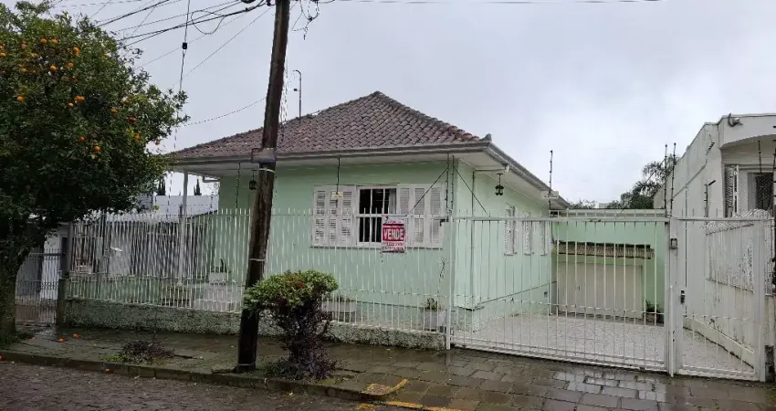 Casa com 3 quartos à venda na PRÓXIMO A UCS, Petrópolis, Caxias do Sul