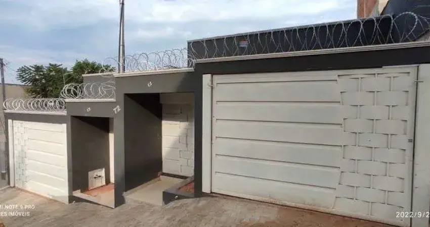 Casa cód. k142, meio lote, garagem dois carros, quintal região de ipatinga, bairro parque caravelas