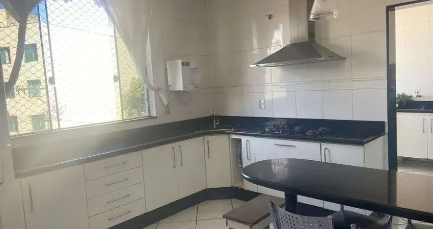 Apartamento Bairro Veneza, perto do centro, excelente localização. Duas vagas. Comercio próximo.