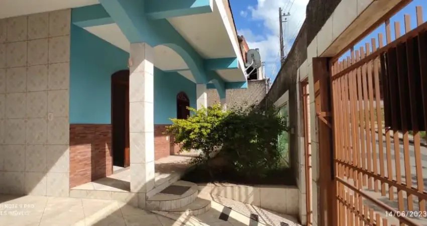 Casa no Bairro Cidade Nova, Cód. K207 . Lote 317 m². Quintal e jardim. Região de Ipatinga. Perto da avenida.