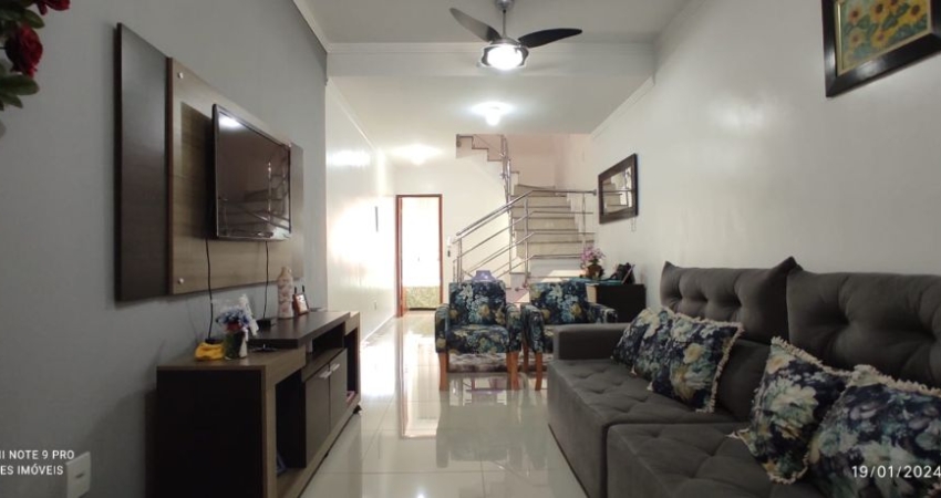 Casa Bairro Cidade Nova, Cód. K219 Tríplex, 3 qts/Suíte, 126 m², Sac. Quintal. Perto da Avenida.  Região de Ipatinga