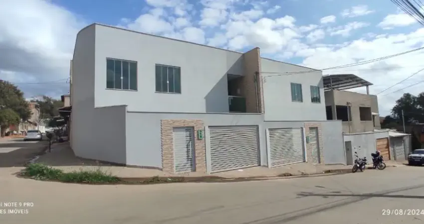 Casa Bairro. Cód. K229. 3 qts/suíte, Área gourmet, perto da avenida principal e da escola. Região de Ipatinga