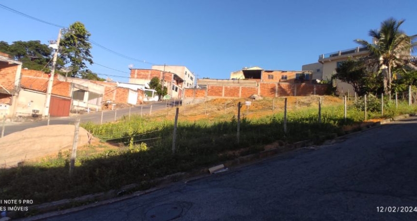 Lote Bairro Cidade Nova, Cód. L104, Área total 416,70 m², dev. Registr..  Perto da avenida. Região de Ipatinga