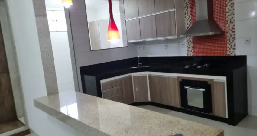 Apartamento Bairro Veneza, Cód. A377, 3 qts/suíte, sacada. 87 m². Duas vagas. Região de Ipatinga