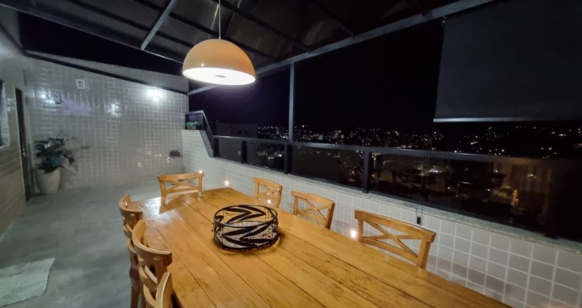 Cobertura  Cód. C062, Bairro Airton Sena, 2 vgs, 4 quartos/suíte, área gourmet e elevador. Região de Ipatinga