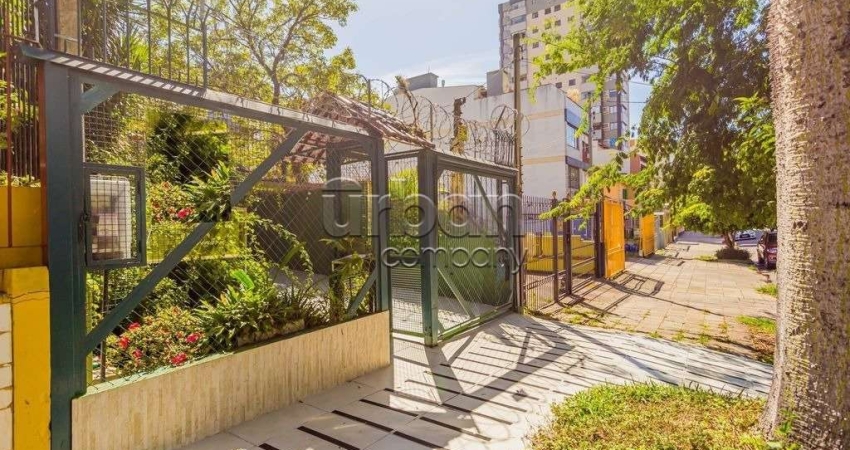 Casa em condomínio fechado com 3 quartos à venda na Rua João Abbott, 432, Petrópolis, Porto Alegre