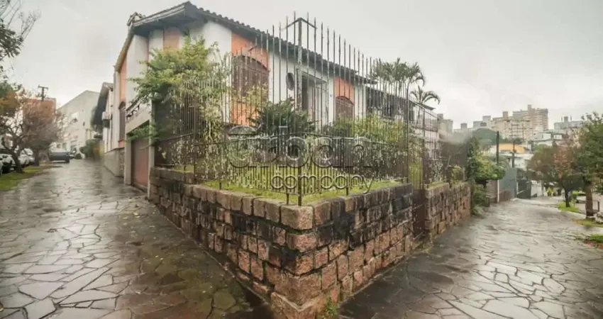 Casa em condomínio fechado com 3 quartos à venda na Rua Matias José Bins, 787, Três Figueiras, Porto Alegre