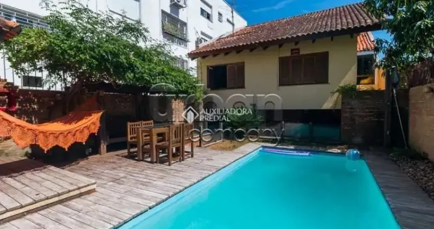Casa com 3 quartos à venda na Rua Fagundes Varela, 158, Santo Antônio, Porto Alegre