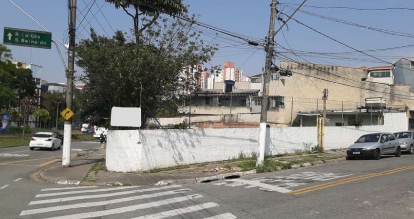 Terreno de esquina 300 m² para venda na Vila Vitória | TE0018